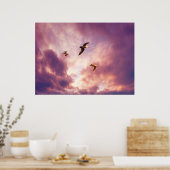 夕焼け飛んでいるの空のカモメ ポスター (キッチン)