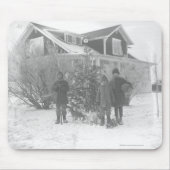 外で子供クリスマスツリーと マウスパッド (正面)