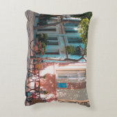 外に二つの茶色のテーブルが アクセントクッション (裏面(縦))