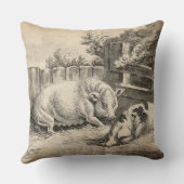 外のペンで藁に寝ている2匹の豚 クッション (裏面)