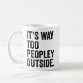 外は人が多すぎる コーヒーマグカップ (左)