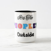 外は人が多すぎる ツートーンマグカップ (中央)