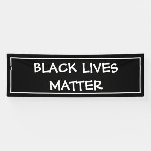 外側のバナー – Black Lives Matter 横断幕