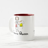 外傷のナースの"外傷の女王"のTシャツおよびギフト ツートーンマグカップ (正面左)
