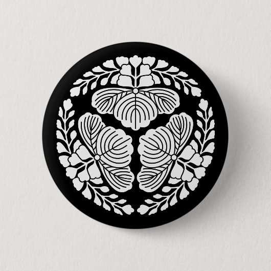 外向きの桐の花が3つ 缶バッジ (正面)