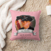 外国人兵士の娘のために – Pink Pillow クッション (ブランケット)