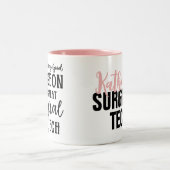 外科技パーソナライズされた術 |手術技術者 ツートーンマグカップ (中央)