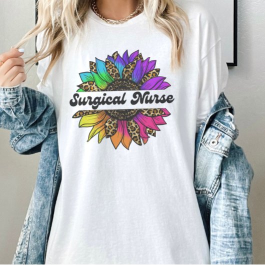 外科用ナース専門レインボーヒマワリ Tシャツ