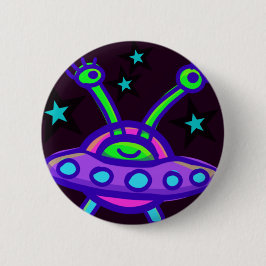 外空間飛んでいるピンのソーサーエイリアン 缶バッジ