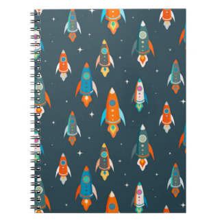 外腔のカラフルロケットのシームレスなパターン ノートブック