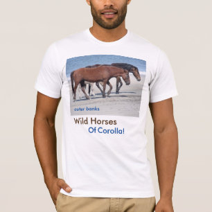 外銀行野生の馬のTシャツ Tシャツ