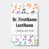 多くのカラフルな音楽ノートおよび記号; 名前をカスタムする バッジ (Back)