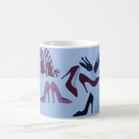 多くのハイヒールの靴たくさんの色とスタイル コーヒーマグカップ (中央)