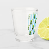 多くのライム ショットグラス (左)