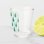 多くのライム ショットグラス (右)
