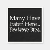 多くの人が食べここ(死んだ人はほとんどいない)のナプキンを持っている スタンダードカクテルナプキン (正面)