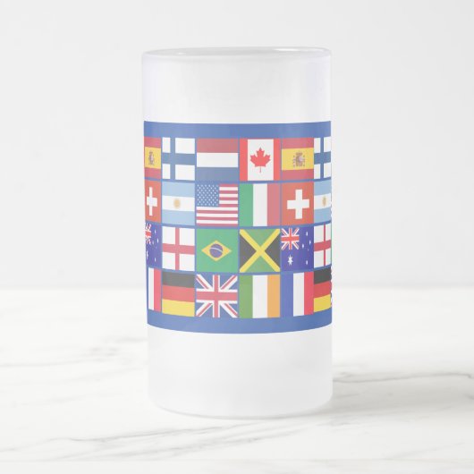 多くの国家のTシャツの16旗、マグ、多く フロストグラスビールジョッキ (中央)
