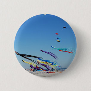 多くの数々のな色凧 缶バッジ