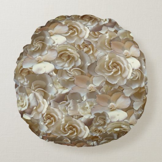 多くの美しい花びらのバラ ラウンドクッション (正面)