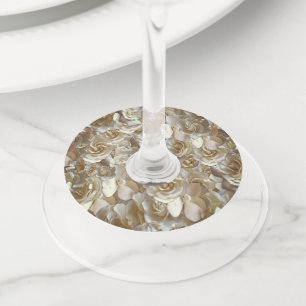 多くの美しい花びらのバラ ワイングラスタグ