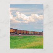 多くの車で列車を運転する ポストカード (正面)