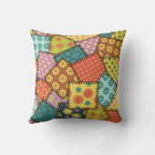多彩なパッチワーク：多様なパターンミックス クッション (裏面)