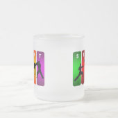 多彩な空手の紋章 フロストグラスマグカップ (中央)