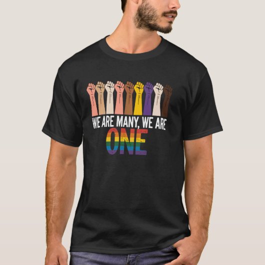 多様な拳が伝える団結のメッセージ Tシャツ (正面)