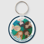 多様国際的なキャラクターを持つ女性の日 キーホルダー (正面)