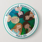 多様国際的なキャラクターを持つ女性の日 缶バッジ (正面)