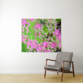 多肉質の緑のを持つホットピンクの多肉性葉セダム タペストリー (インサイチュ(横))