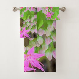 多肉質の緑のを持つホットピンクの多肉性葉セダム バスタオルセット