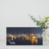 夜にライトアップされたマルタの港Canvas Print (スタンド正面)