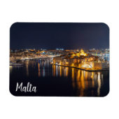 夜にライトアップされるマルタの港 マグネット (横)