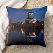 夜に反射するレイジェンダム風車 クッション (ブランケット)