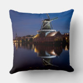 夜に反射するレイジェンダム風車 クッション (裏面)