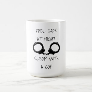 夜に安全な警察ユーモア コーヒーマグカップ