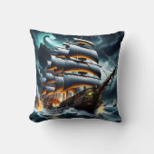 夜に嵐の海を航海する暗い海賊の船 クッション (正面)