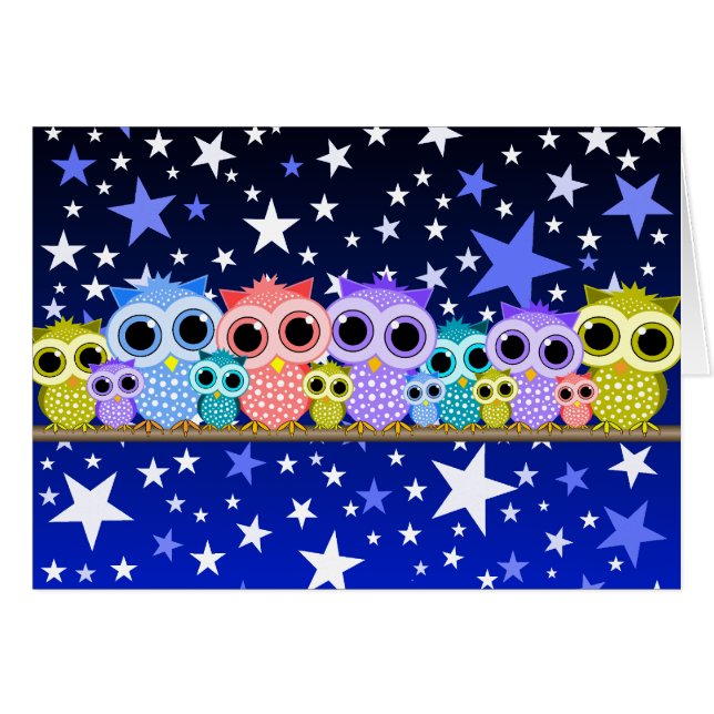 夜のかわいいフクロウ (正面横)
