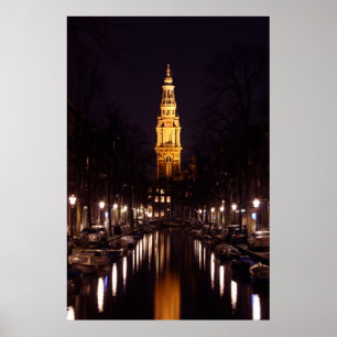 夜のアムステルダムのオランダのZuiderkerk ポスター