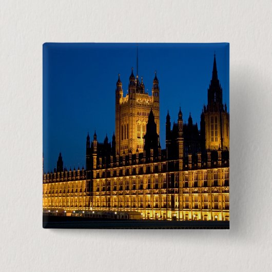 夜のイギリスの首都の議会の建物 缶バッジ (正面)