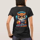 夜のゲームプレイヤーのマスコット 楽しいゲームイラスト Tシャツ (裏面)