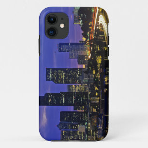 夜のシアトルのスカイライン ワシントン州 iPhone 11 ケース