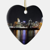夜のシンシナチのスカイライン セラミックオーナメント (右)