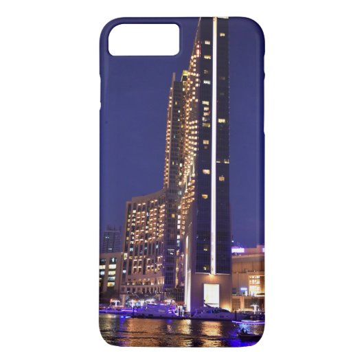 夜のドバイのマリーナの超高層ビル Case-Mate iPhoneケース (裏面)