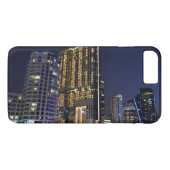 夜のドバイのマリーナの超高層ビル Case-Mate iPhoneケース (裏面(横))