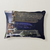 夜のドバイの建築 アクセントクッション (裏面)