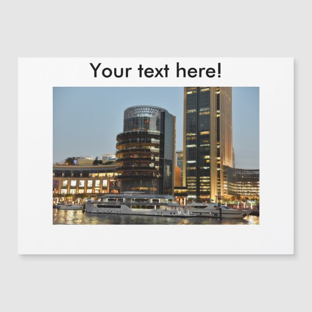 夜のドバイ建築 (正面)