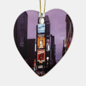 夜のニューヨーク・タイムズ・スクエアのトラフィック セラミックオーナメント (左)