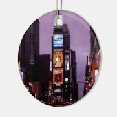 夜のニューヨーク・タイムズ・スクエアのトラフィック セラミックオーナメント (左)